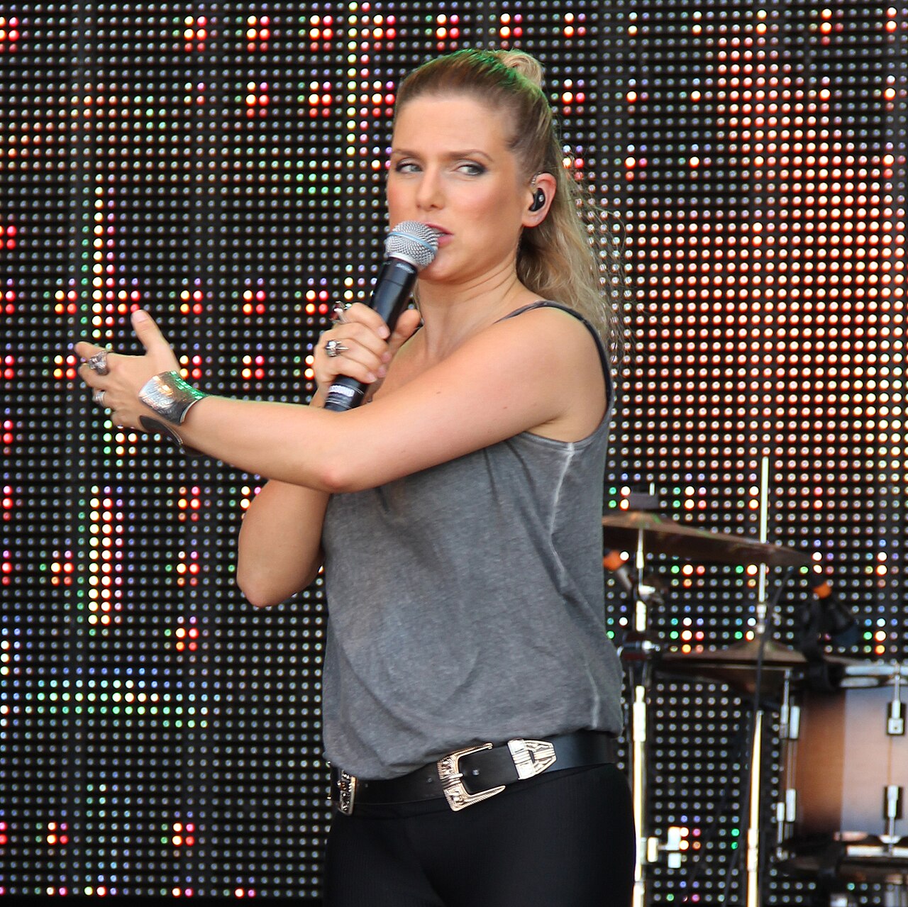 Jeanette Biedermann: DDR Escape and Resilience to Enduring Stardom